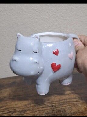 Super Cute Large 20 oz Valentine's Hippo Ceramic Mug/Cup/Planter From Sheffield